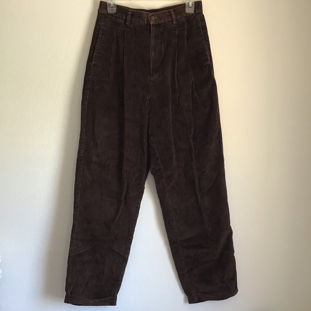 Pleaded corduroy pants